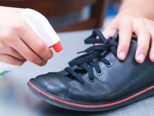 làm thế nào để điều trị giày